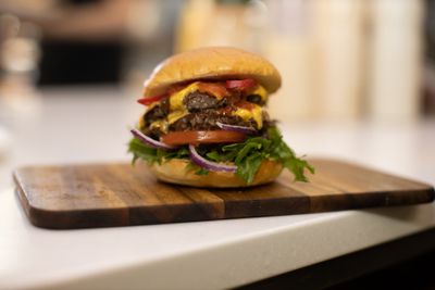 Triple cheese hamburgare